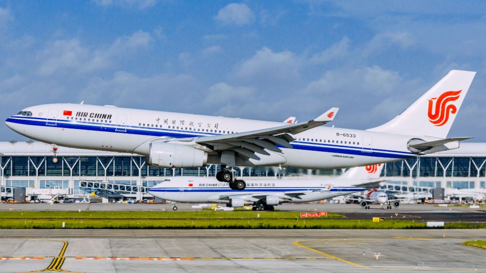 Các hãng hàng không Trung Quốc hủy hàng trăm chuyến bay trong bối cảnh dịch bệnh COVID-19 bùng phát