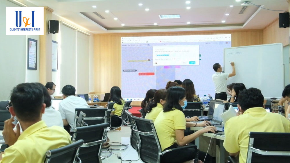 U&I Logistics organizes programming basics course for employees