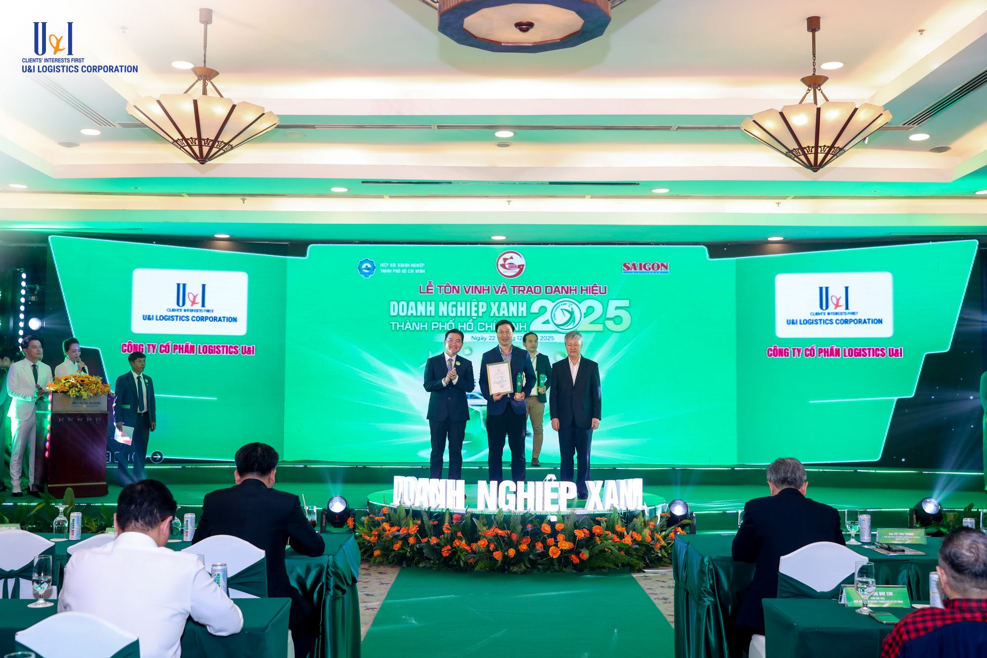 u-i-logistics-vinh-du-nhan-danh-hieu-“doanh-nghiep-xanh-tp-ho-chi-minh-nam-2025”